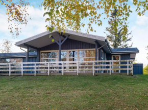 Four-Bedroom Holiday home in Knebel 6 in Skødshoved Strand